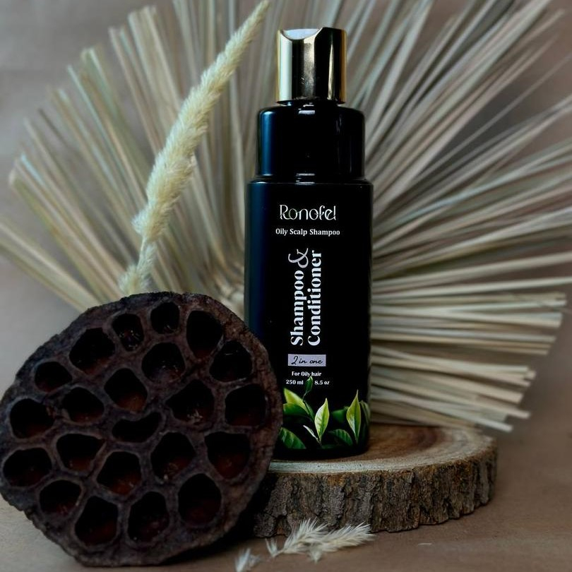 شامپو تقویت کننده مو رونوفل مدل  درخت چای مناسب برای مو چرب حجم 250 میلی لیتر