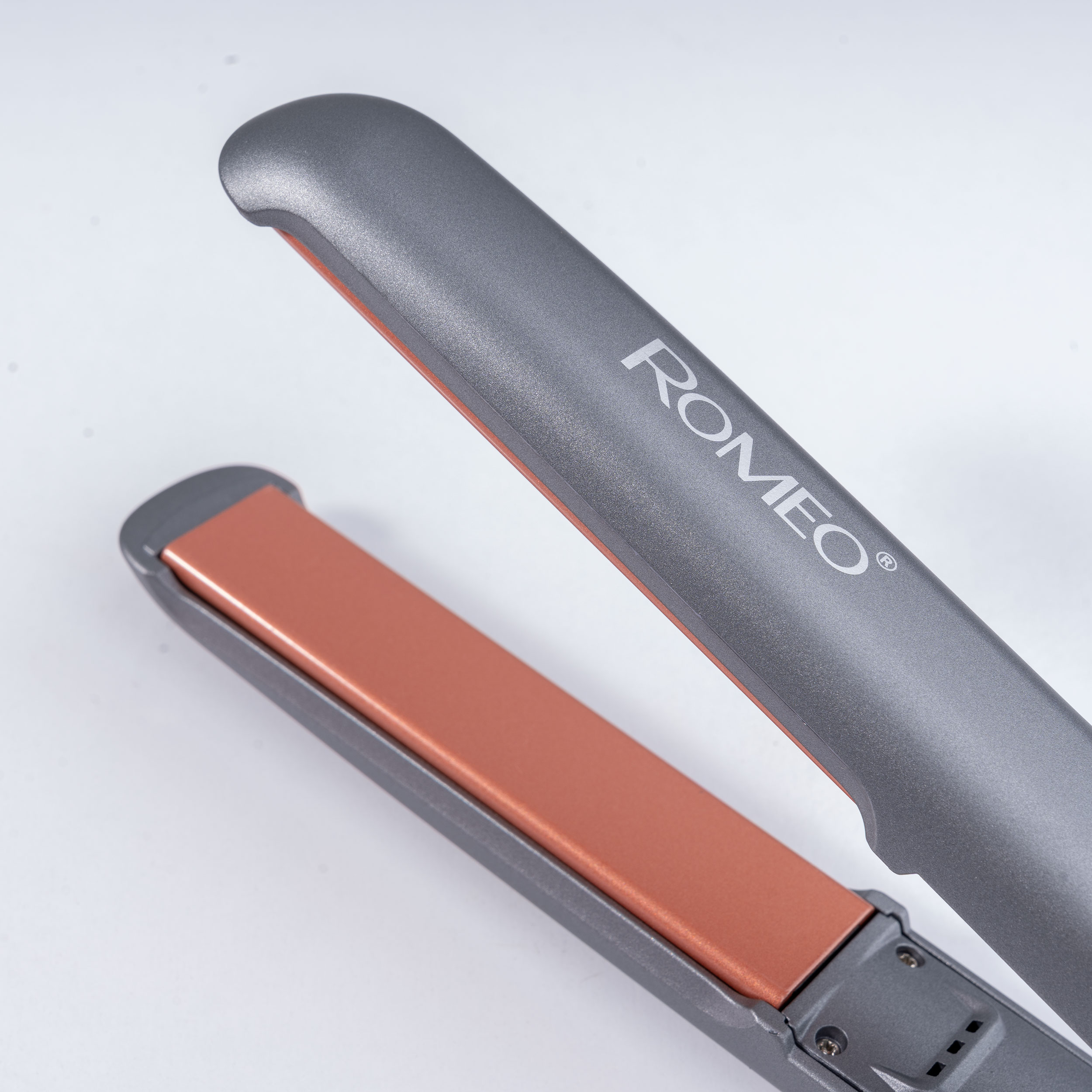 اتو مو رومئو مدل RM-5252