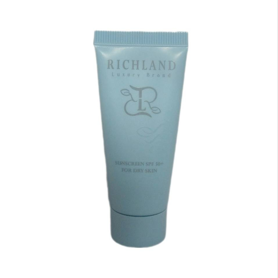 کرم ضد آفتاب بی رنگ ریچلند SPF 50 مدل 01 مناسب پوست خشک حجم 150 میلی‌لیتر