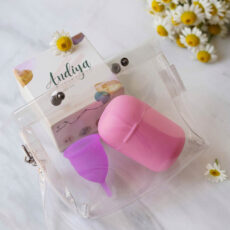 کاپ قاعدگی آندیا مدل 001 سایز کوچک به همراه لیوان کاپ قاعدگی آندیا مدل Alpha