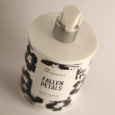 لوسیون بدن دیر بادی مدل fallen petals حجم 500 میلی لیتر