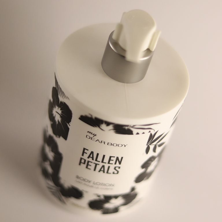 لوسیون بدن دیر بادی مدل fallen petals حجم 500 میلی لیتر