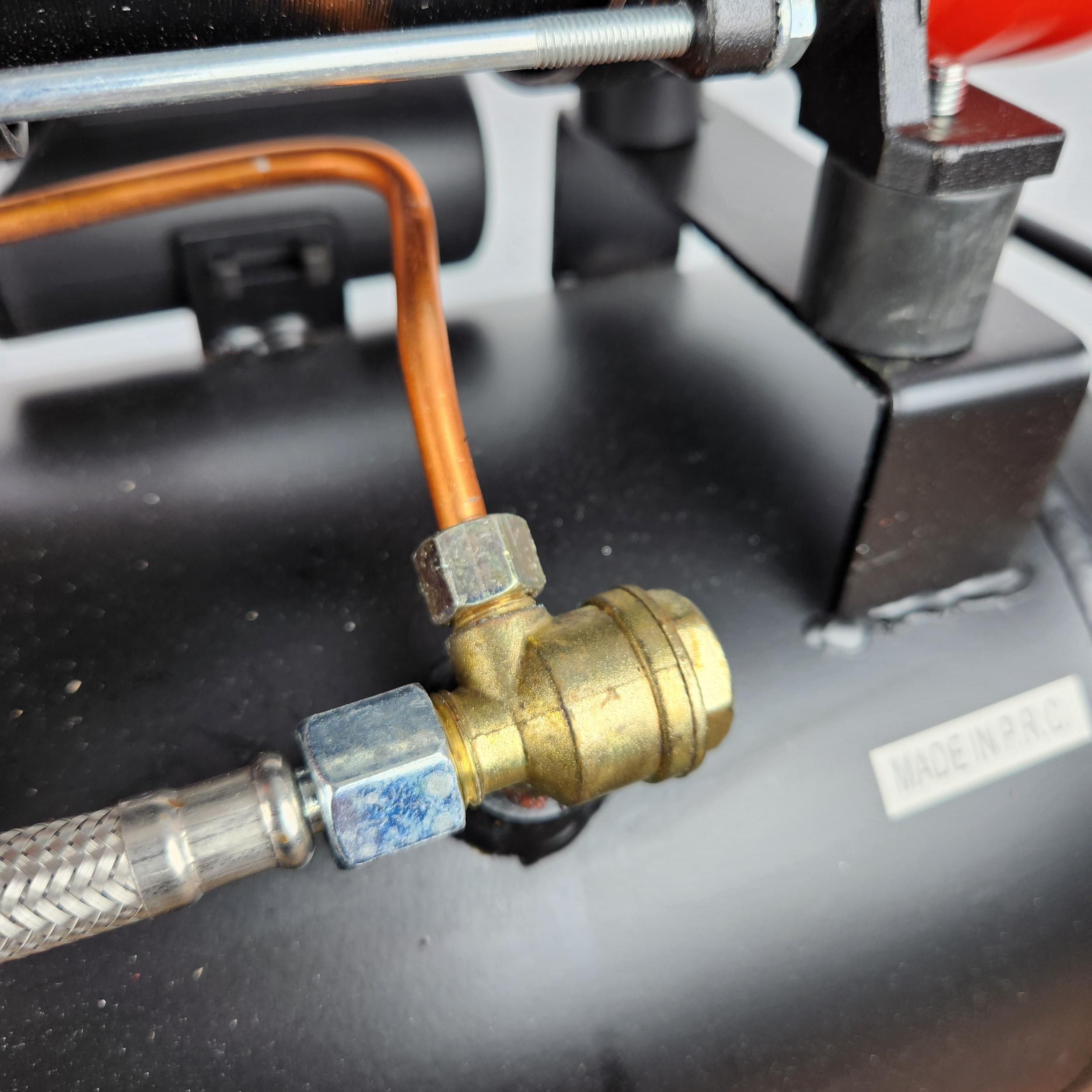 کمپرسور باد صنعتی اینتیمکث کد سایلنت-30L