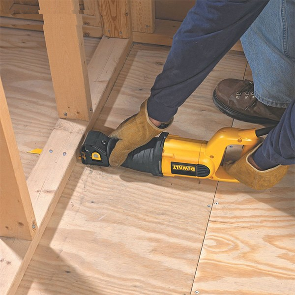 اره افقی بر دیوالت مدل DWE305