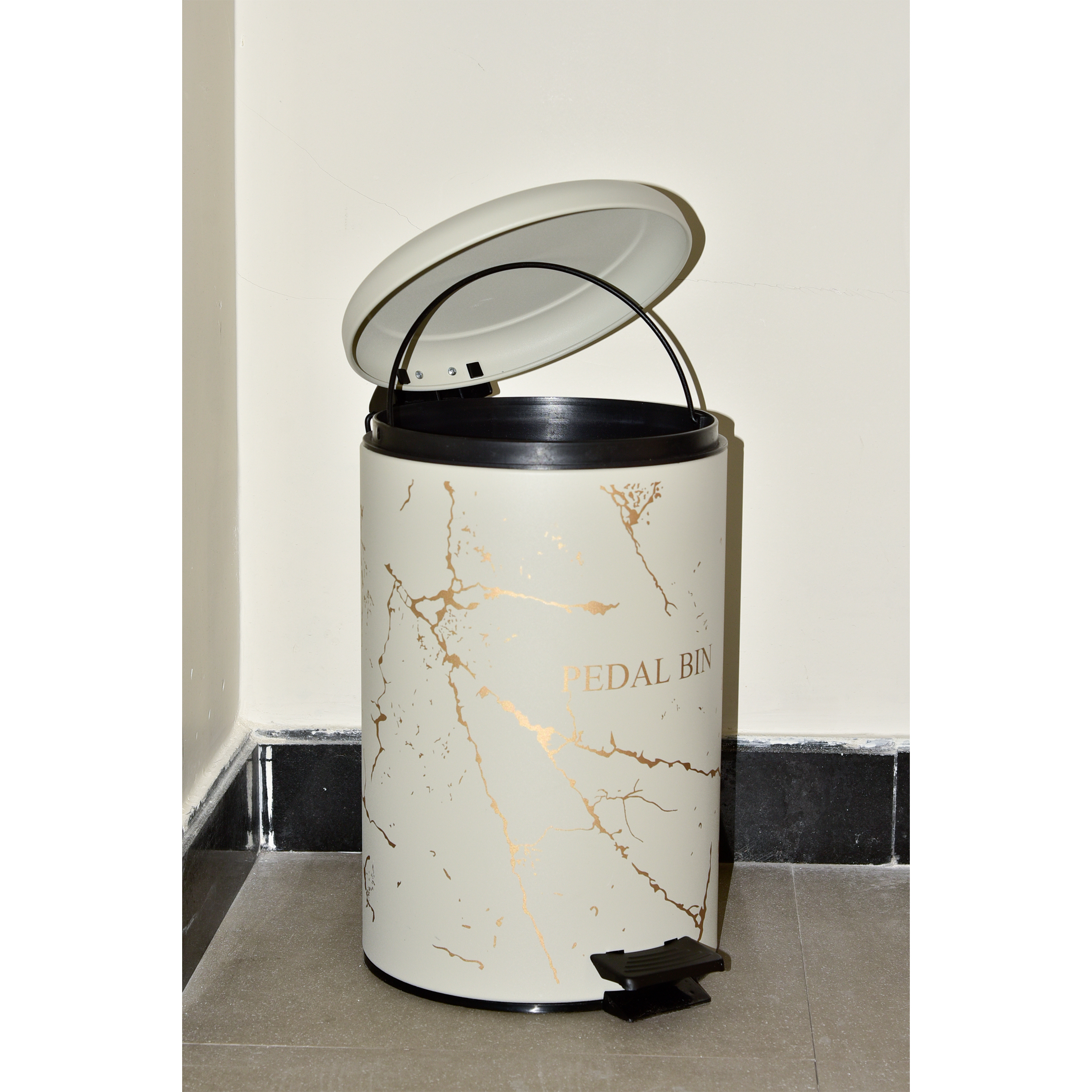 سطل زباله بی.وی.کی کد 835596