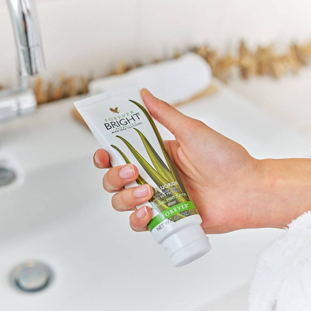 خمیردندان فوراور لیوینگ پروداکتس مدل گیاهی عسل و آلوئه ورا حجم 130 میلی لیتر