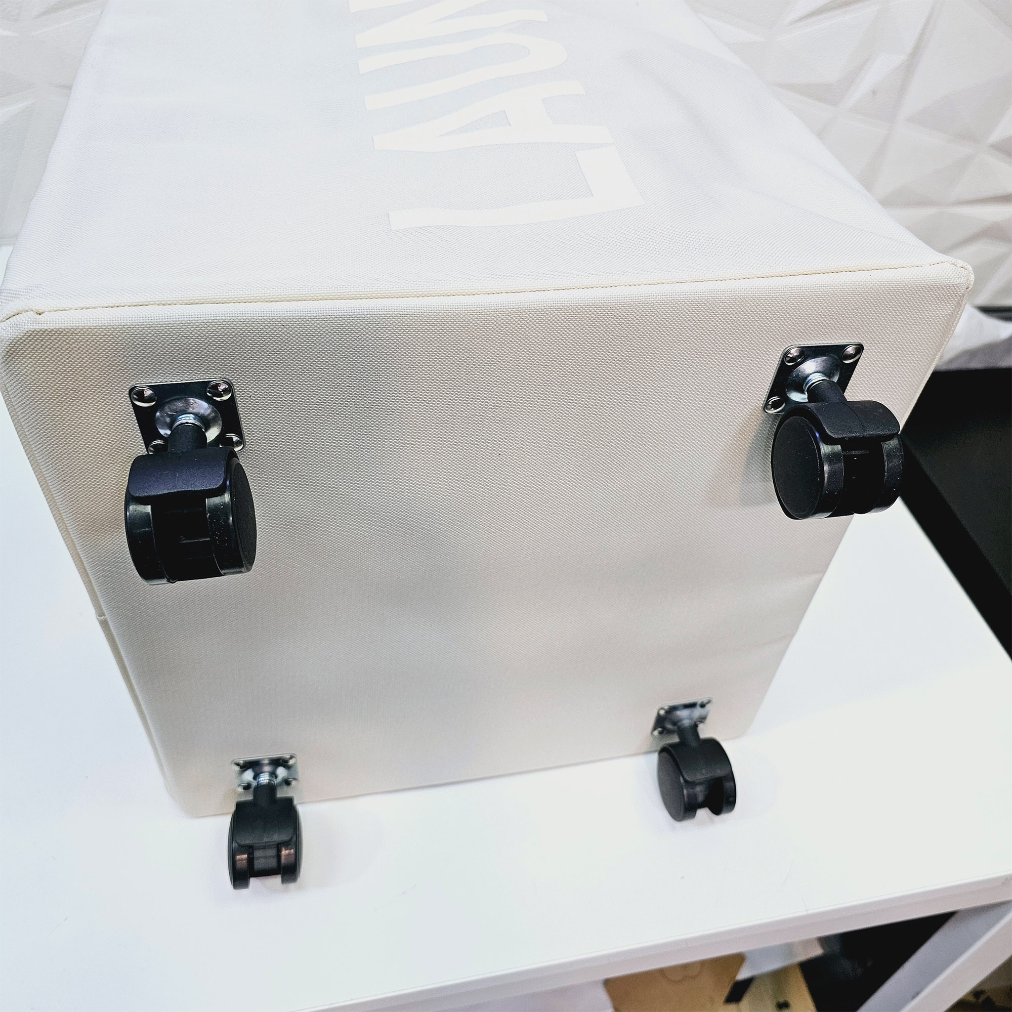 سبد رخت چرک مدل چرخ دار طرح LAUNDRY