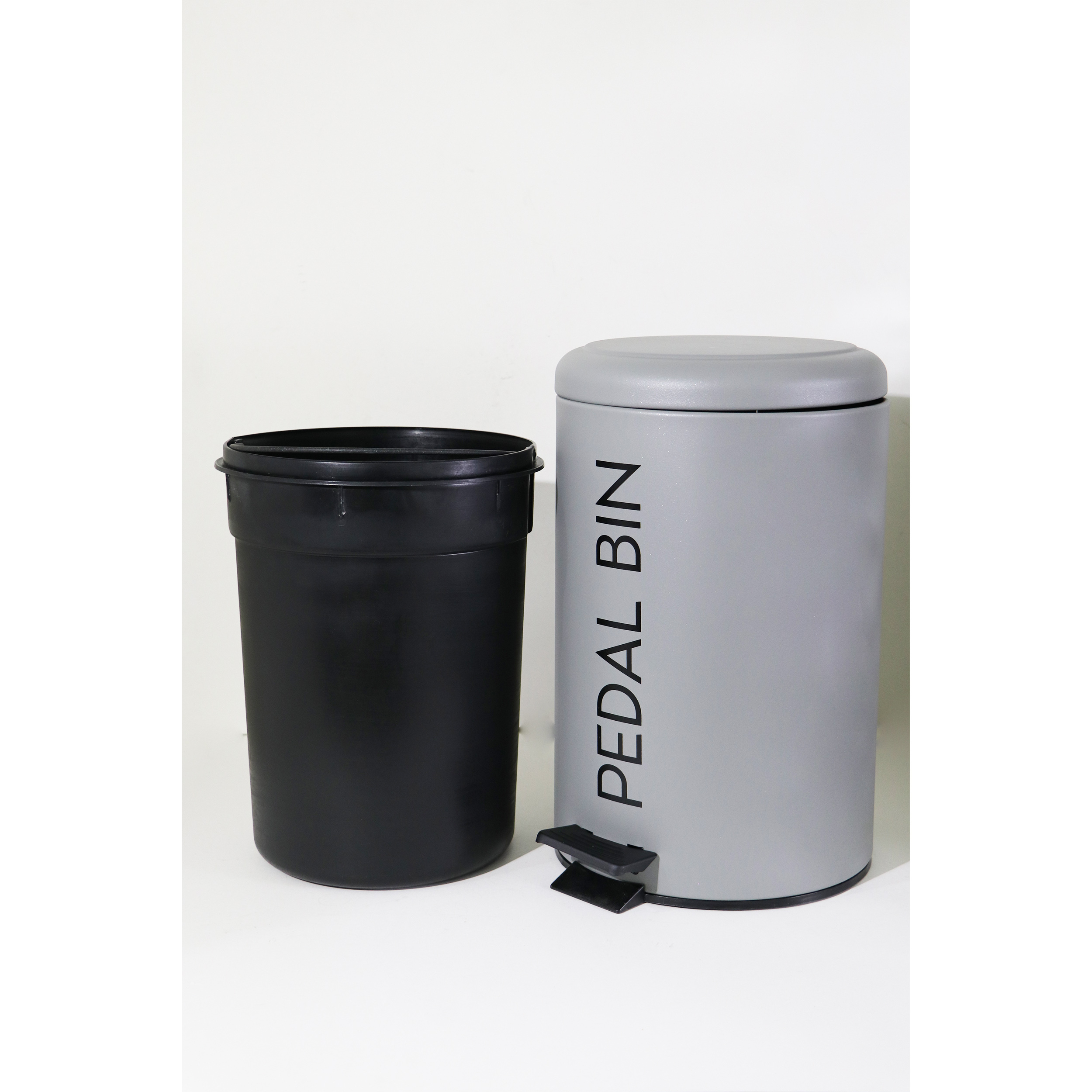 سطل زباله پدالی بی وی کی کد 831151