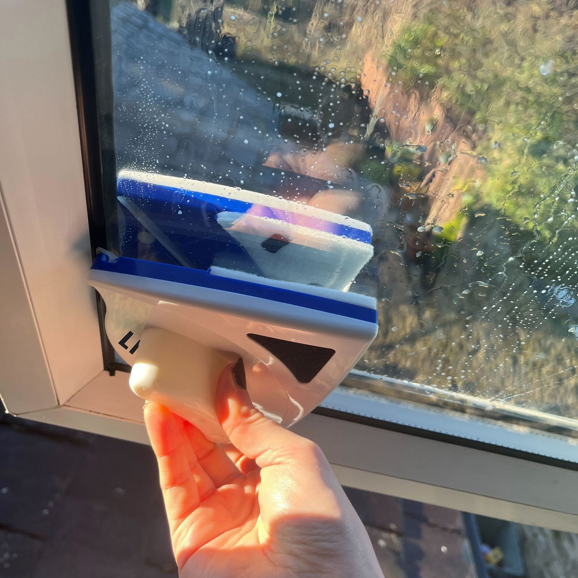 شیشه پاک کن مغناطیسی لایفینو مدل دوجداره