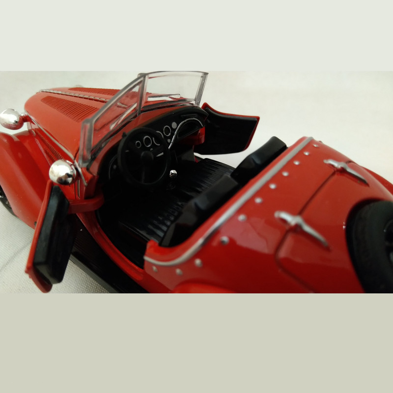 ماکت ماشین مدل فلزی آئودی rodster