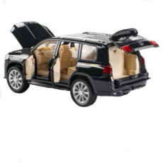 ماشین بازی مدل تویوتا لندکروز V8