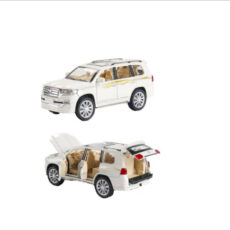 ماشین بازی مدل تویوتا لندکروز V8