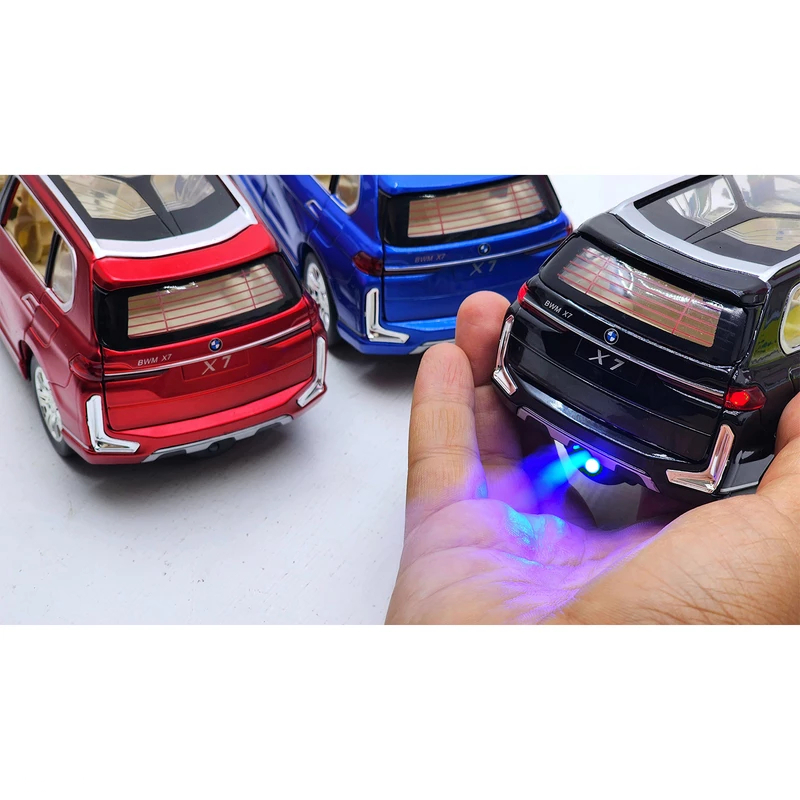 ماشین بازی مدل فلزی BMW X7 طرح دودزا