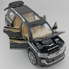 ماشین بازی ناب سل مدل تویوتا لندکروز 1.24 فلزی طرح دودزا