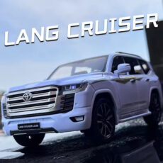 ماکت ماشین ناب سل مدل تویوتا لندکروز فلزی TOYOTA LANDCRUISER LC300 به همراه جاسوییچی