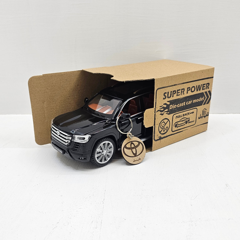 ماکت ماشین ناب سل مدل تویوتا لندکروز فلزی TOYOTA LANDCRUISER LC300 به همراه جاسوییچی