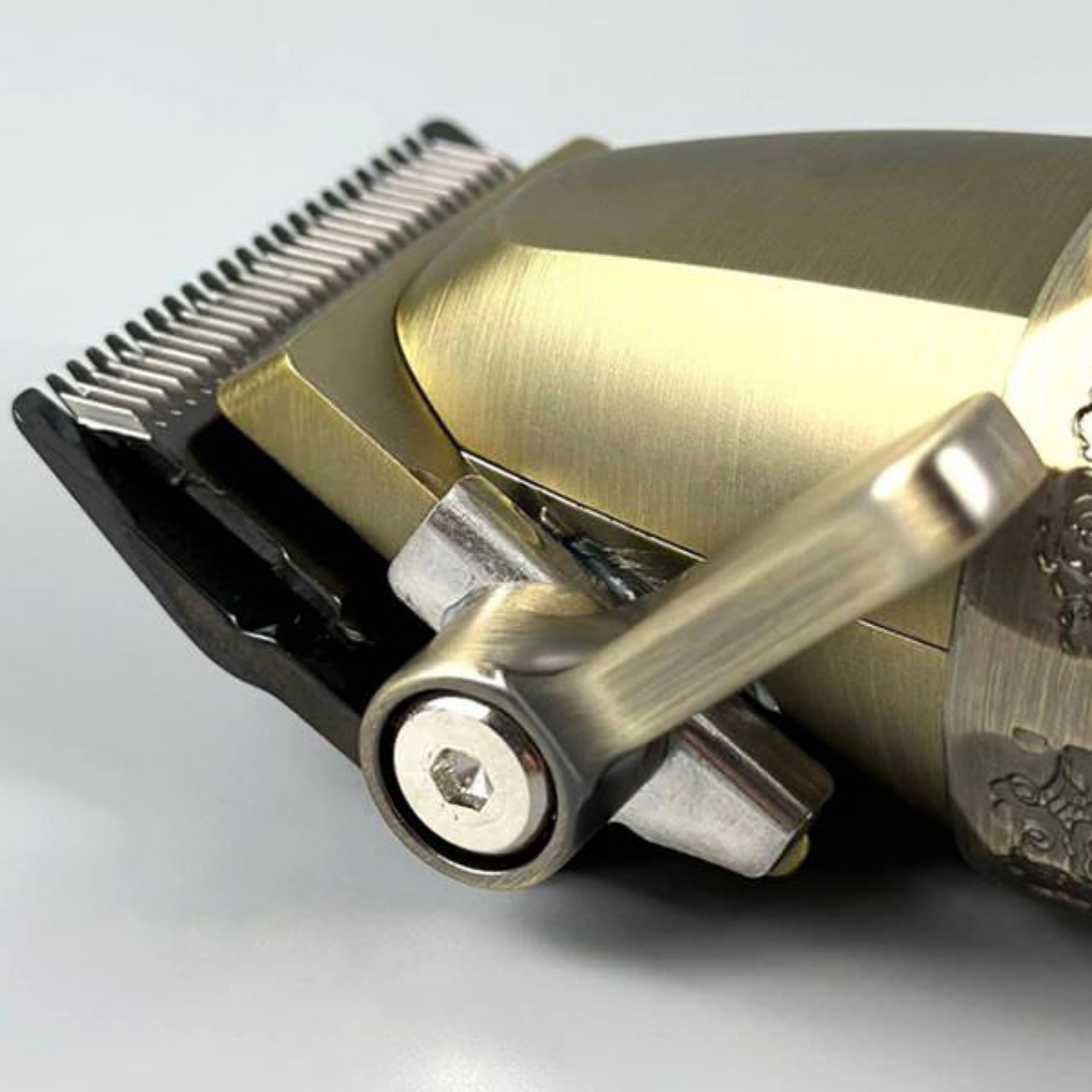 ماشین اصلاح موی سر و صورت شارژی وی جی ار مدل V-036