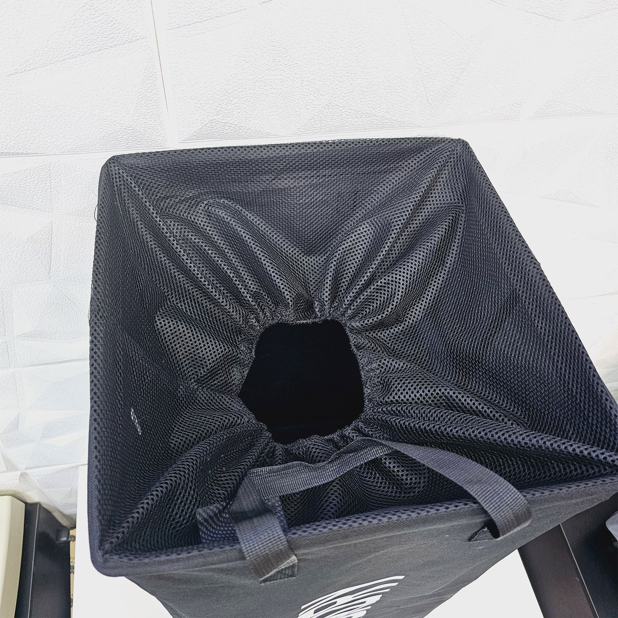 سبد رخت چرک مدل چرخ دار طرح LAUNDRY