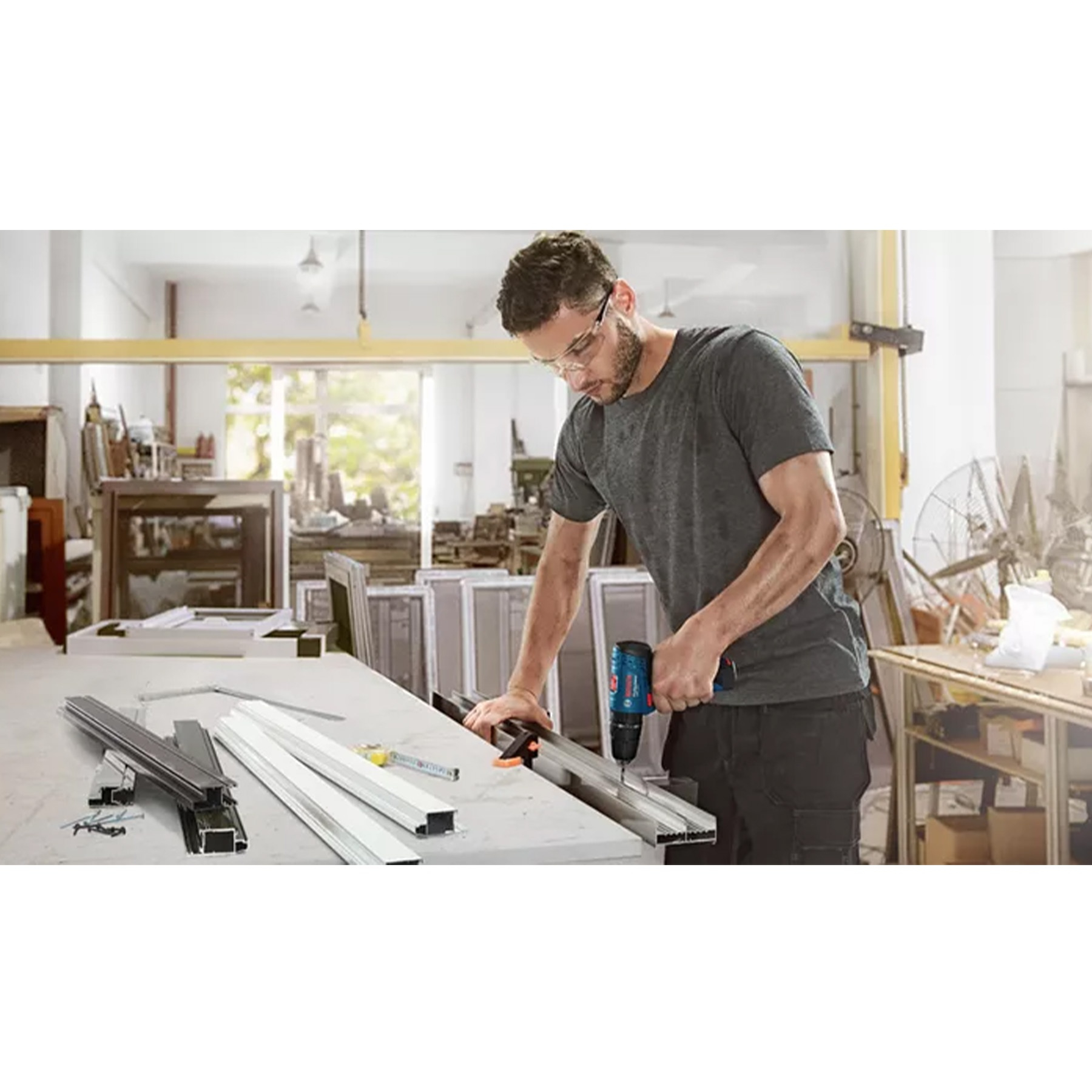 دریل پیچ گوشتی چکشی شارژی بوش مدل GSB 120-LI 2Ah