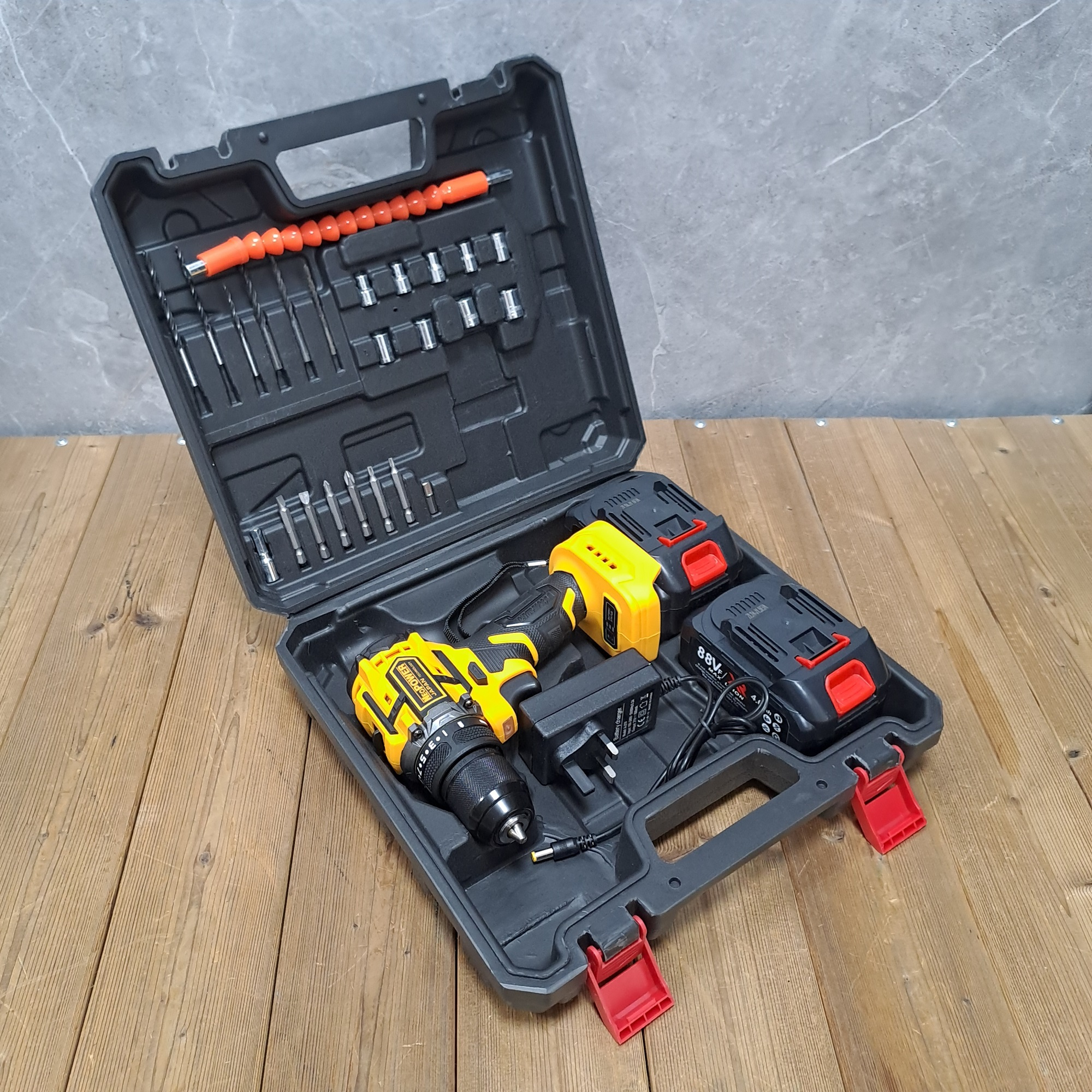 مجموعه 28 عددی دریل پیچ گوشتی شارژی براشلس صنعتی نیو پاور مدل  JAPAN _ TECHNOLOGY