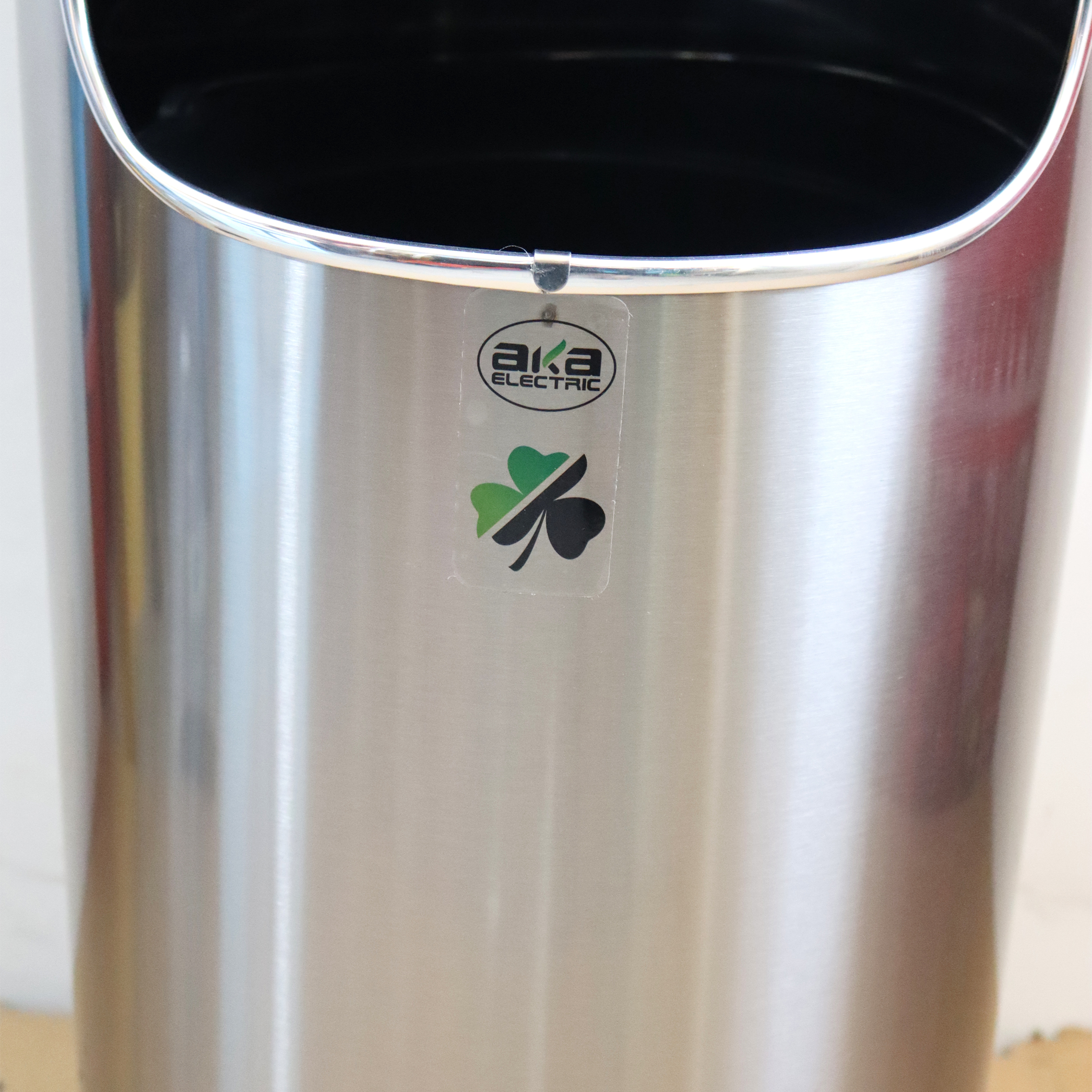 سطل زباله آکا الکتریک مدل کنار سالنی کد YP-025L