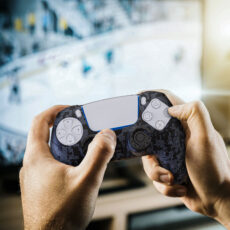 محافظ دسته پلی استیشن 5 اسپارک فاکس مدل Silicone Grip Pack Digital Camo به همراه روکش آنالوگ