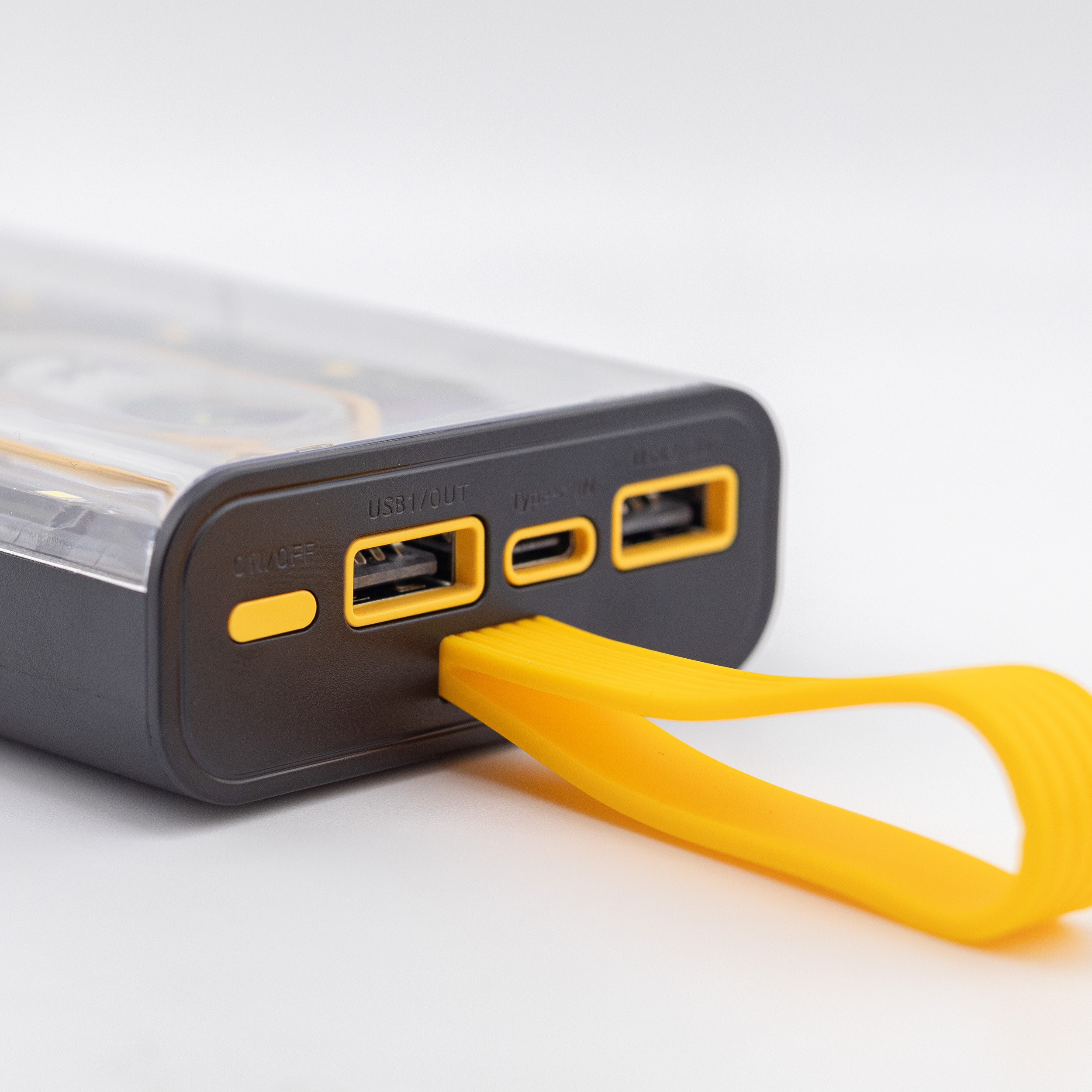 پاوربانک 22.5 وات آیرنج مدل IR - D253 ظرفیت 10000 میلیآمپرساعت