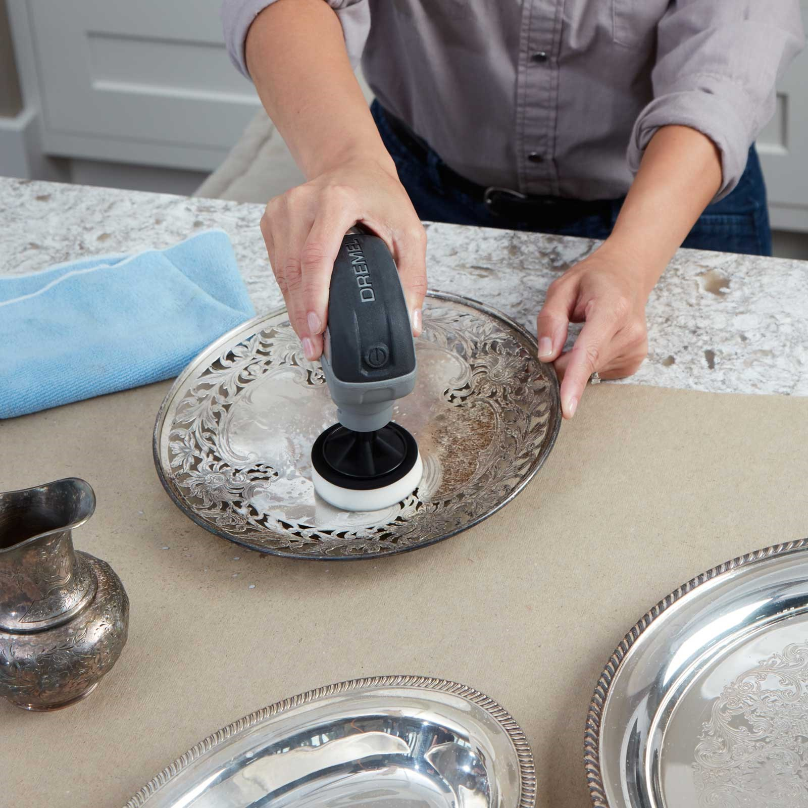 دستگاه پولیش شارژی درمل مدل VERSA