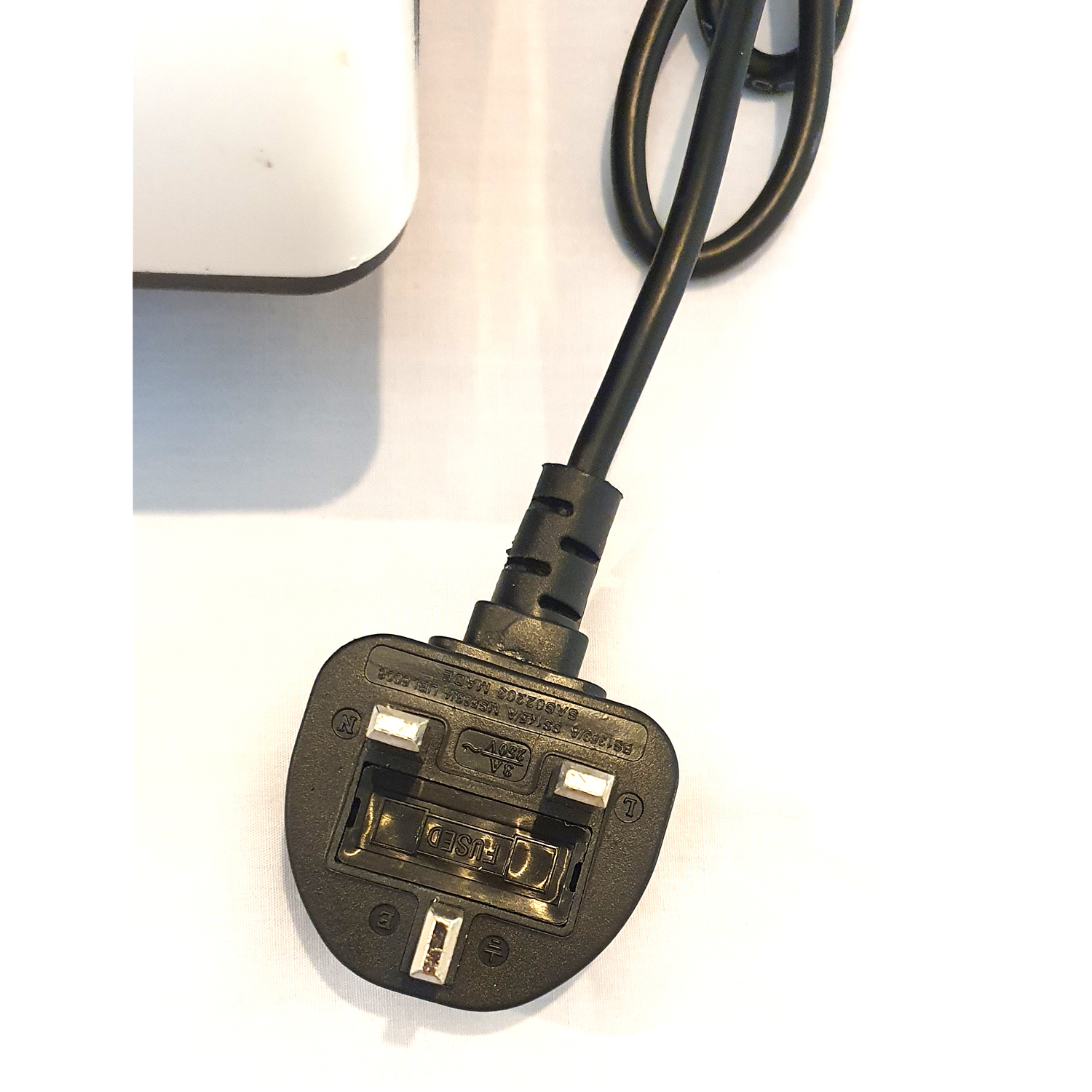 بخاری برقی دیواری مدل 8185-2500w