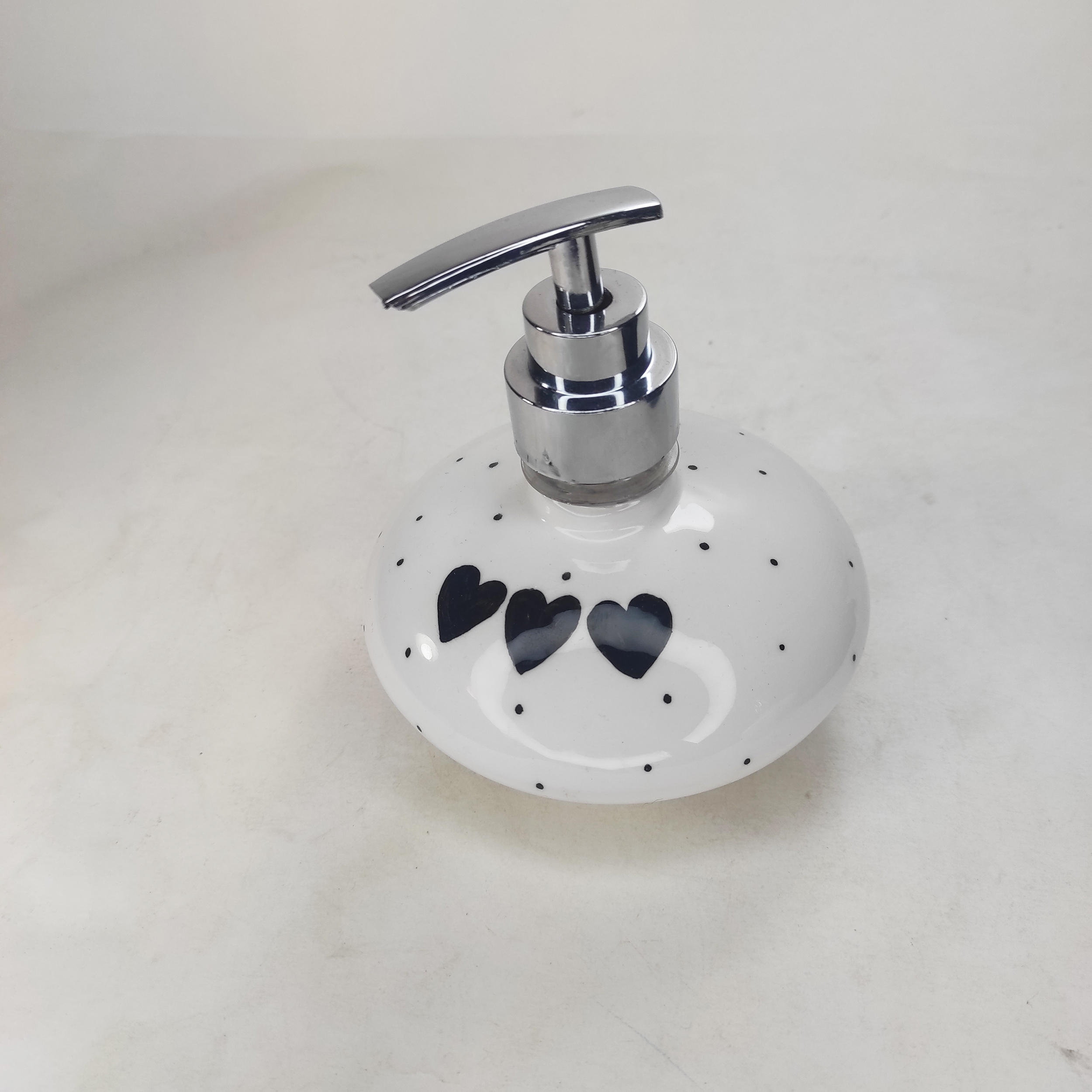 مخزن مایع دستشویی مدل قلب