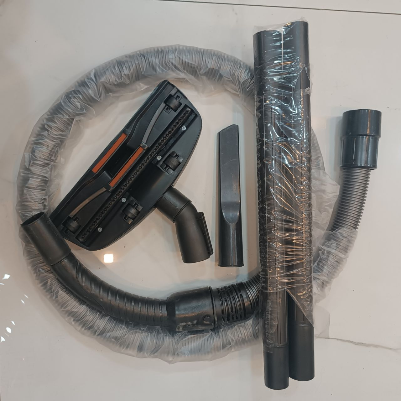 جاروبرقی صنعتی 4200 وات مدل Zi03