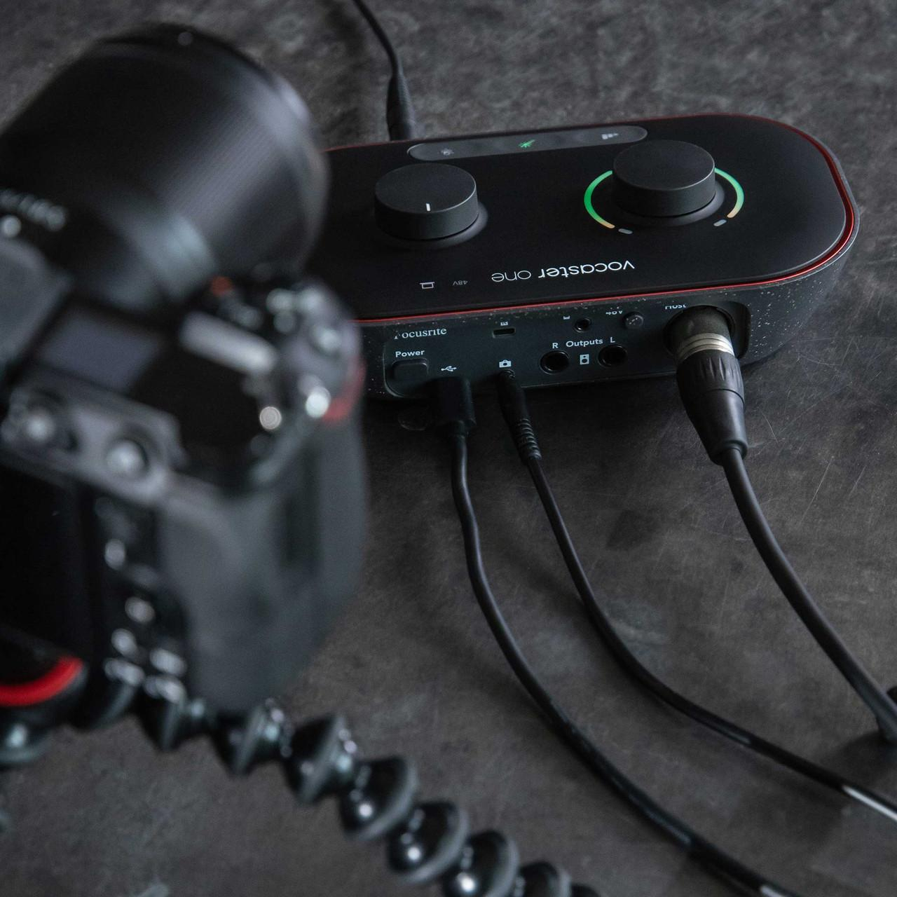 پکیج کارت صدا استودیو فوکوس رایت مدل Vocaster One Studio