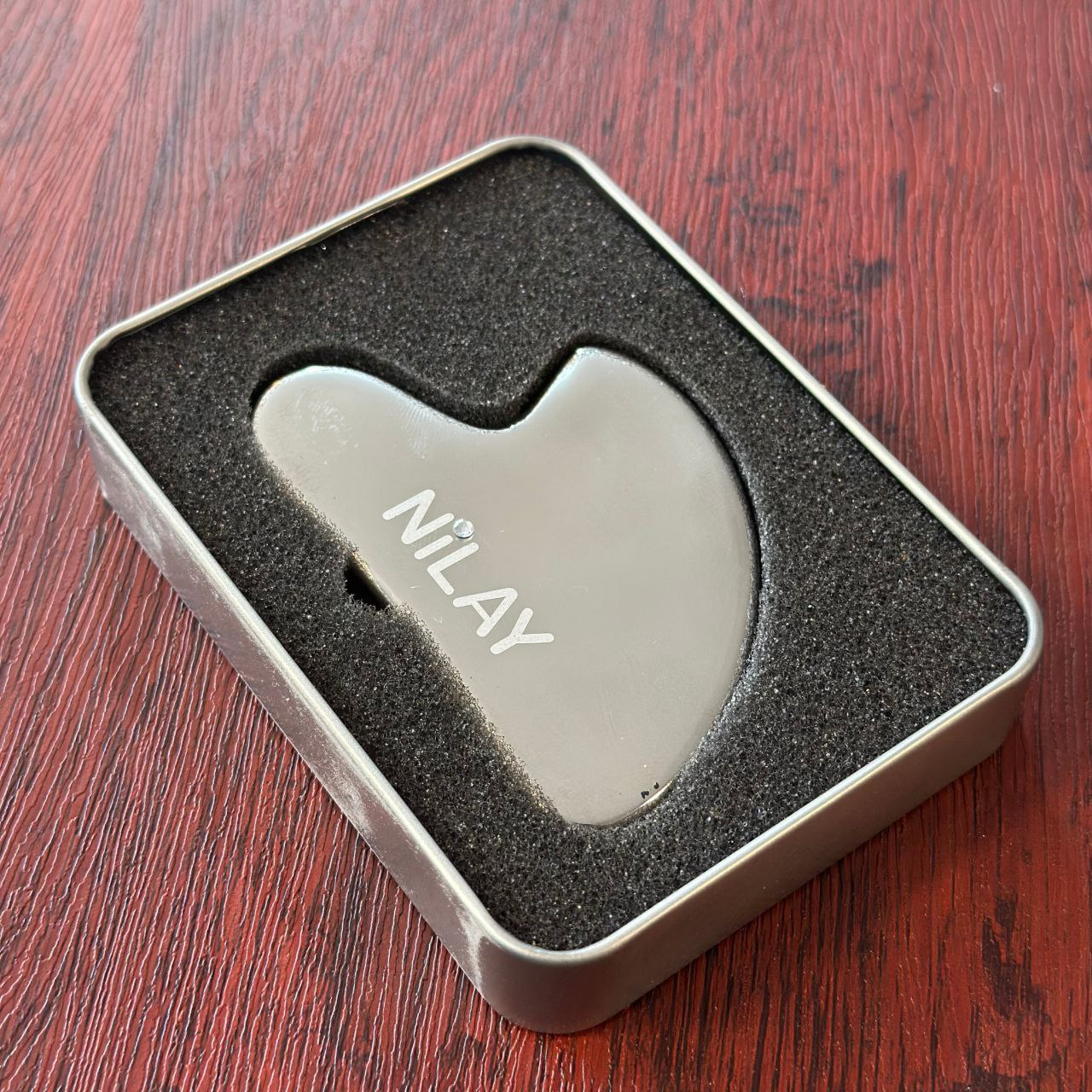 ماساژور دستی صورت نیلای مدل گواشا