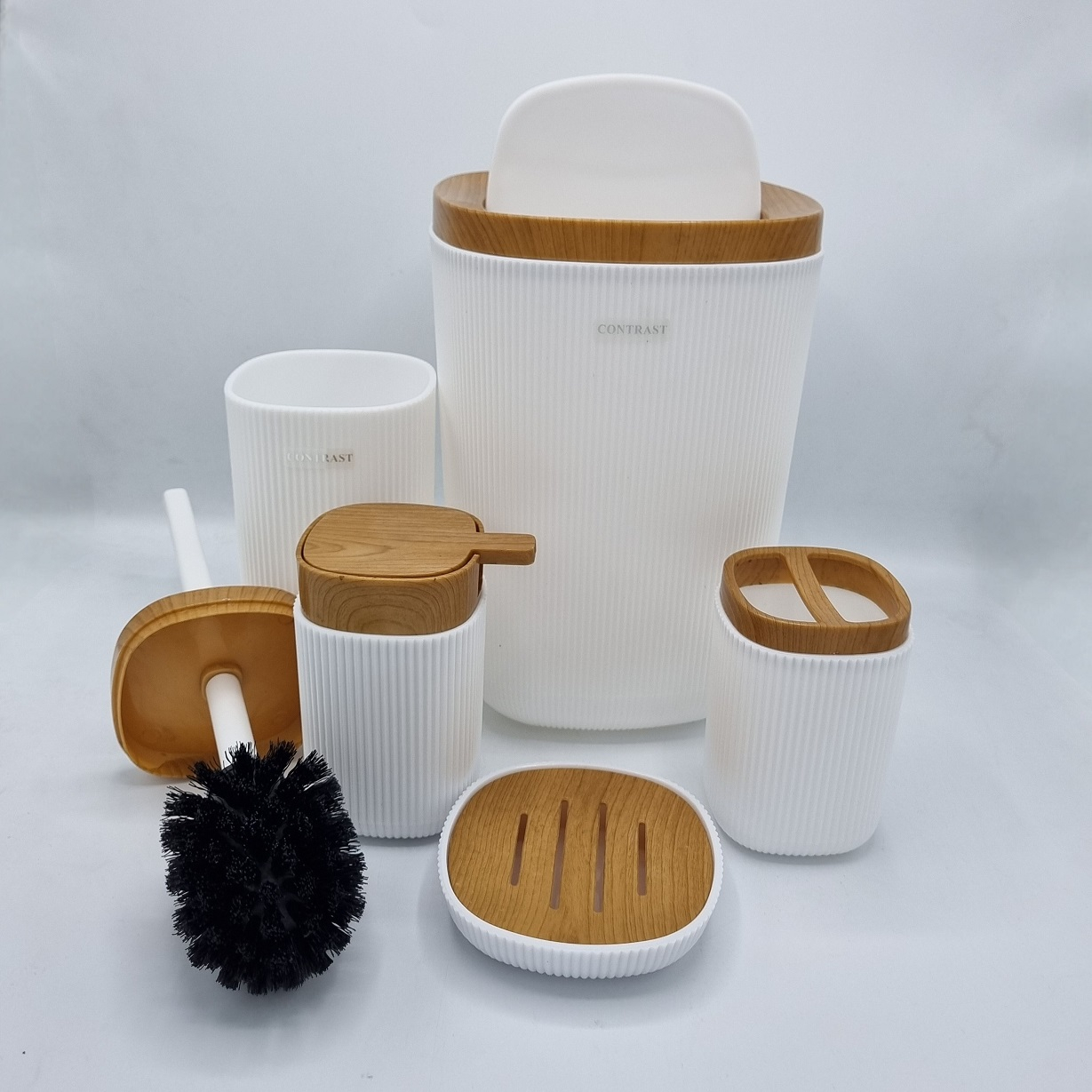 ست سرویس بهداشتی پنج پارچه کنتراست مدل روما 7900 طرح چوب