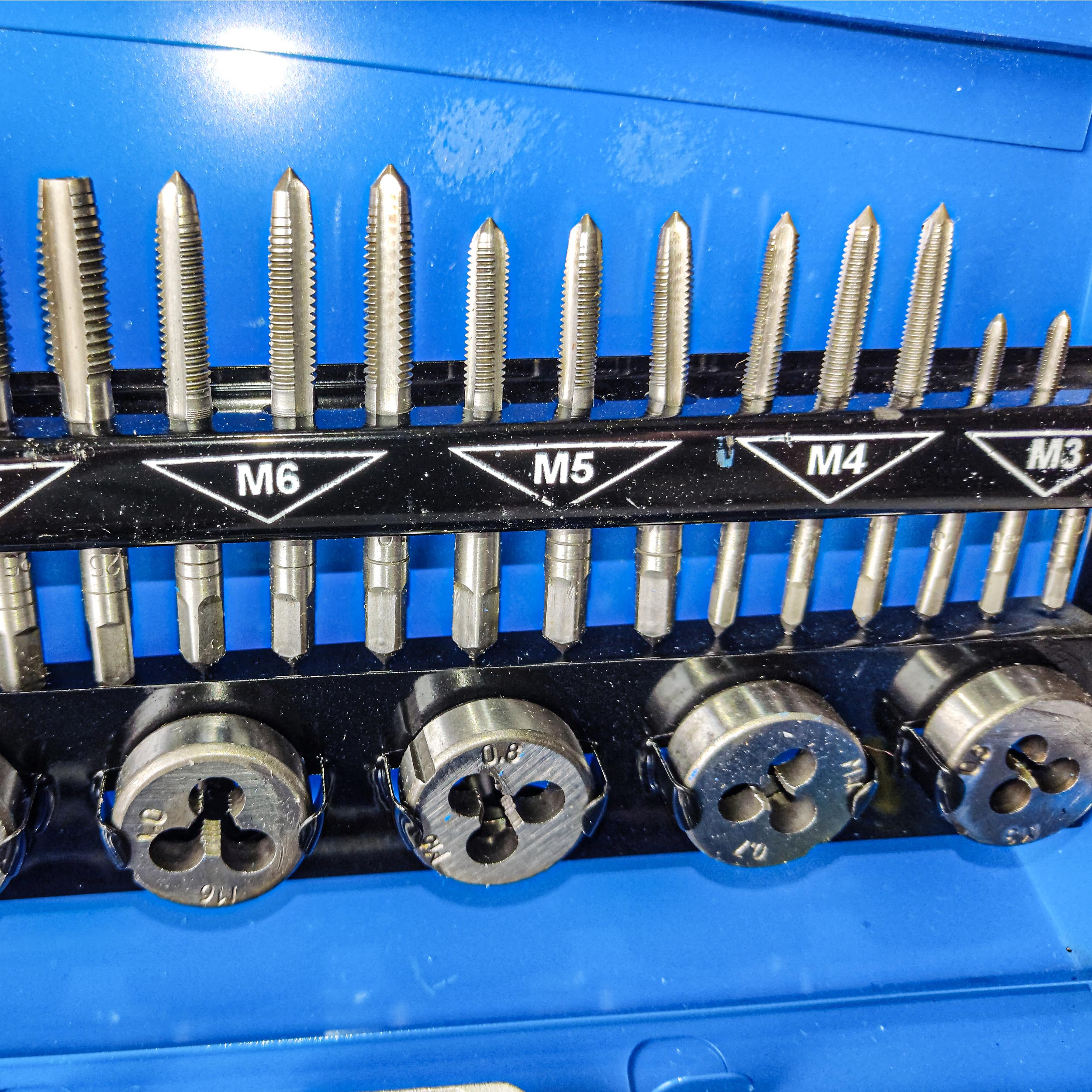 حدیده قلاویز اس پی تی مدل GH-N2501-50 مجموعه 32 عددی