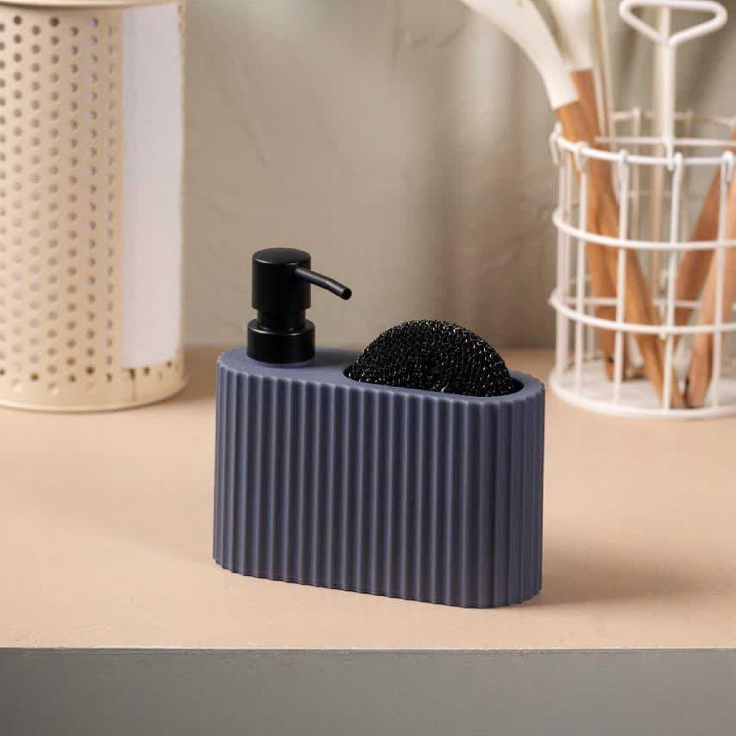 پمپ مایع دستشویی آرو مدل Evans به همراه اسکاچ