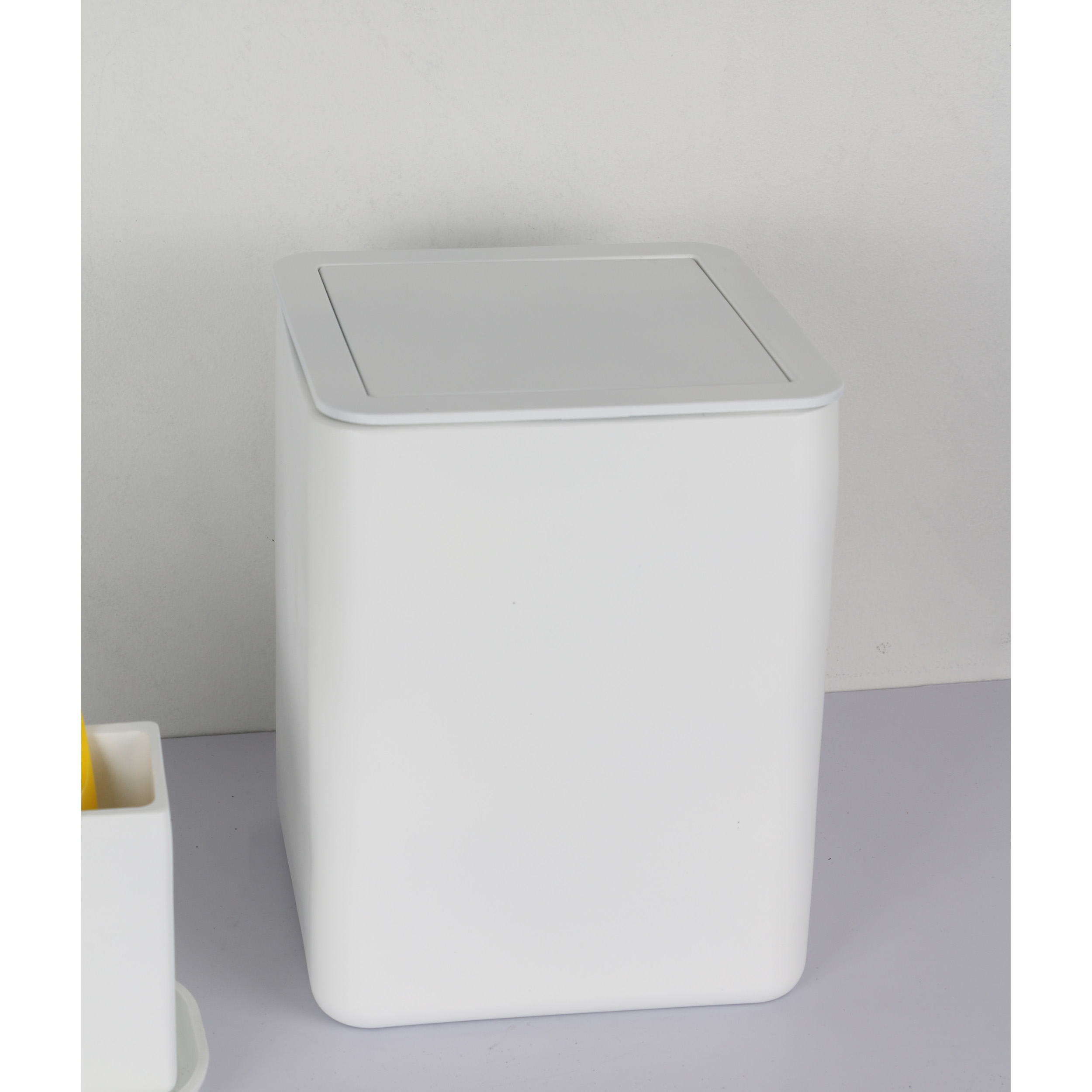 ست سرویس بهداشتی 7 پارچه دلفین مدل FN-744-White