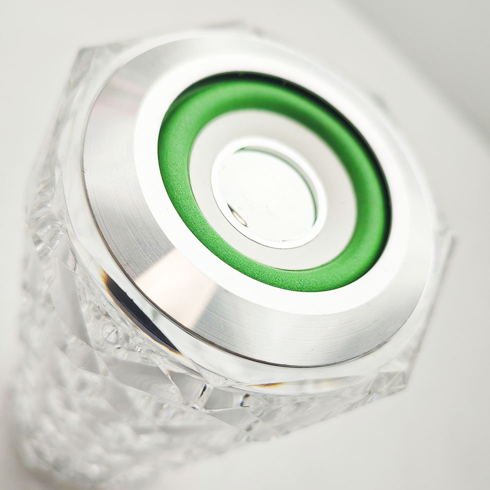 اسپیکر بلوتوثی قابل حمل مدل رقص نور دار طرح منشوری