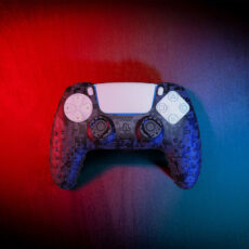 محافظ دسته پلی استیشن 5 اسپارک فاکس مدل Silicone Grip Pack Digital Camo به همراه روکش آنالوگ