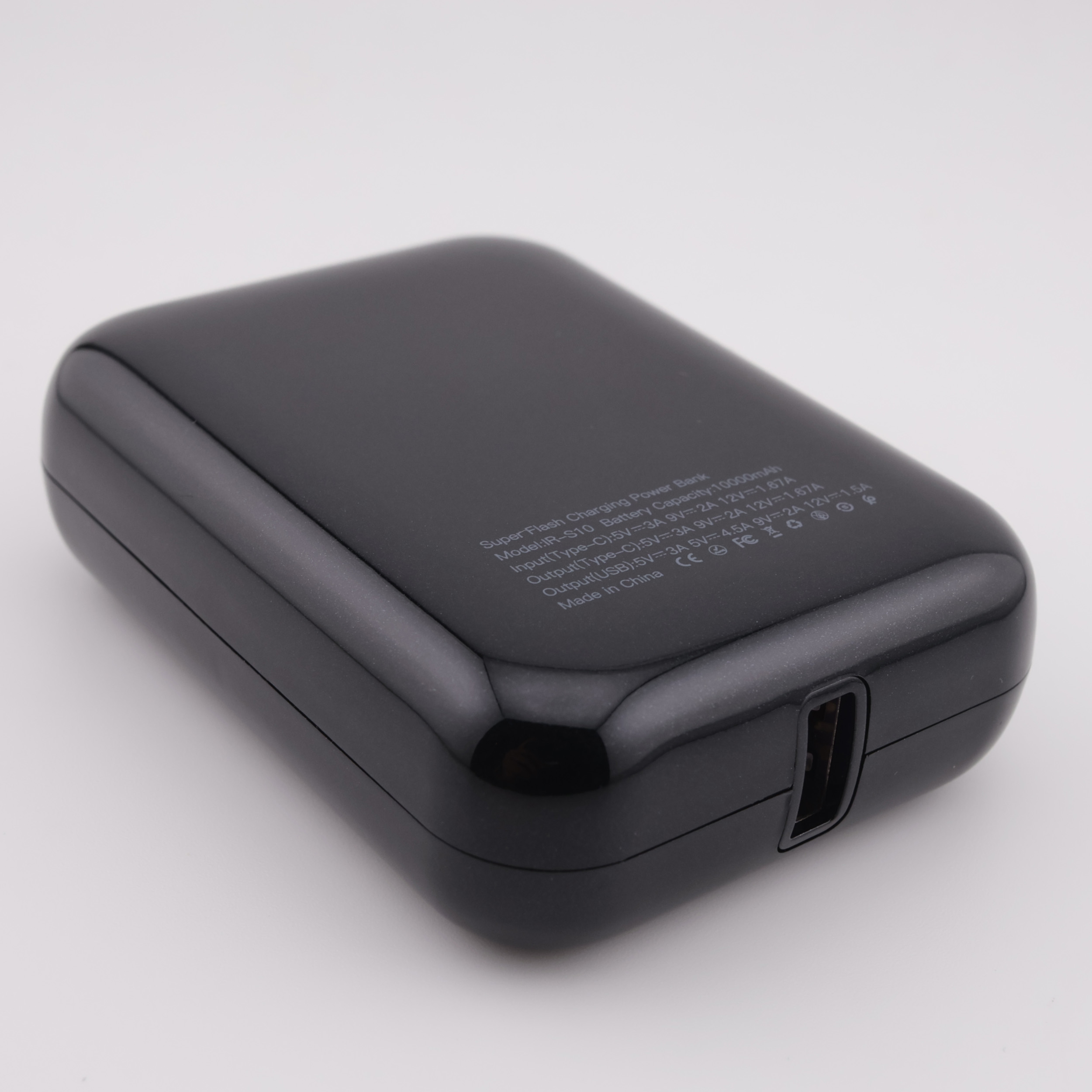 پاوربانک 22.5 وات آیرنج مدل  IR- S10 ظرفیت 10000 میلی آمپر ساعت