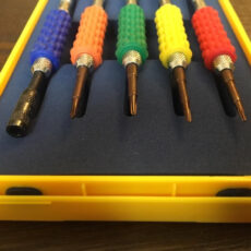 مجموعه 5 عددی پیچ گوشتی یاکسون مدل YX-8186 به همراه دو عدد قاب بازکن