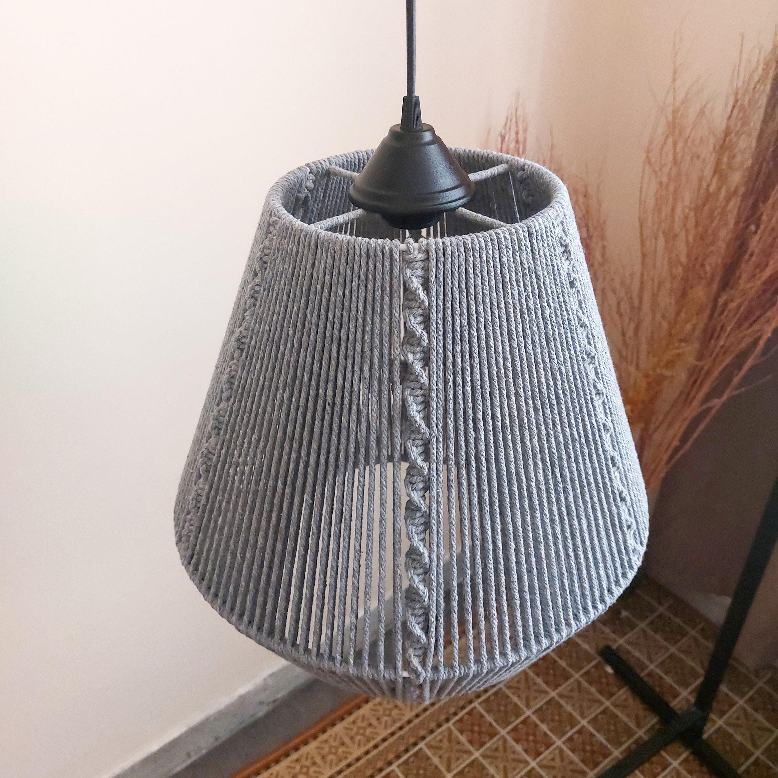 لوستر بافتنی مدل الماسی با نخ مکرومه کد ۴۰