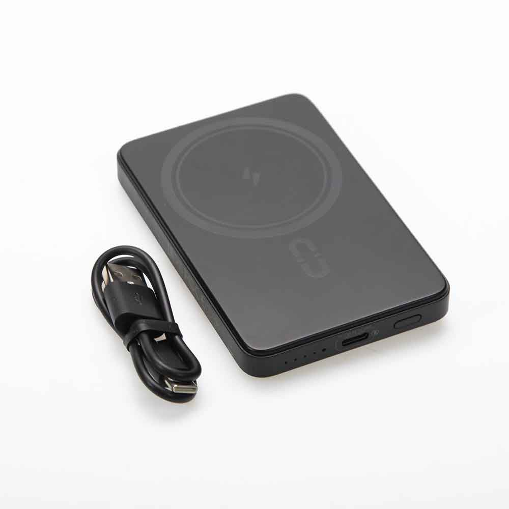 پاوربانک بی سیم 15 وات روموس مدل WSC05 131 ظرفیت 5000 میلی آمپرساعت