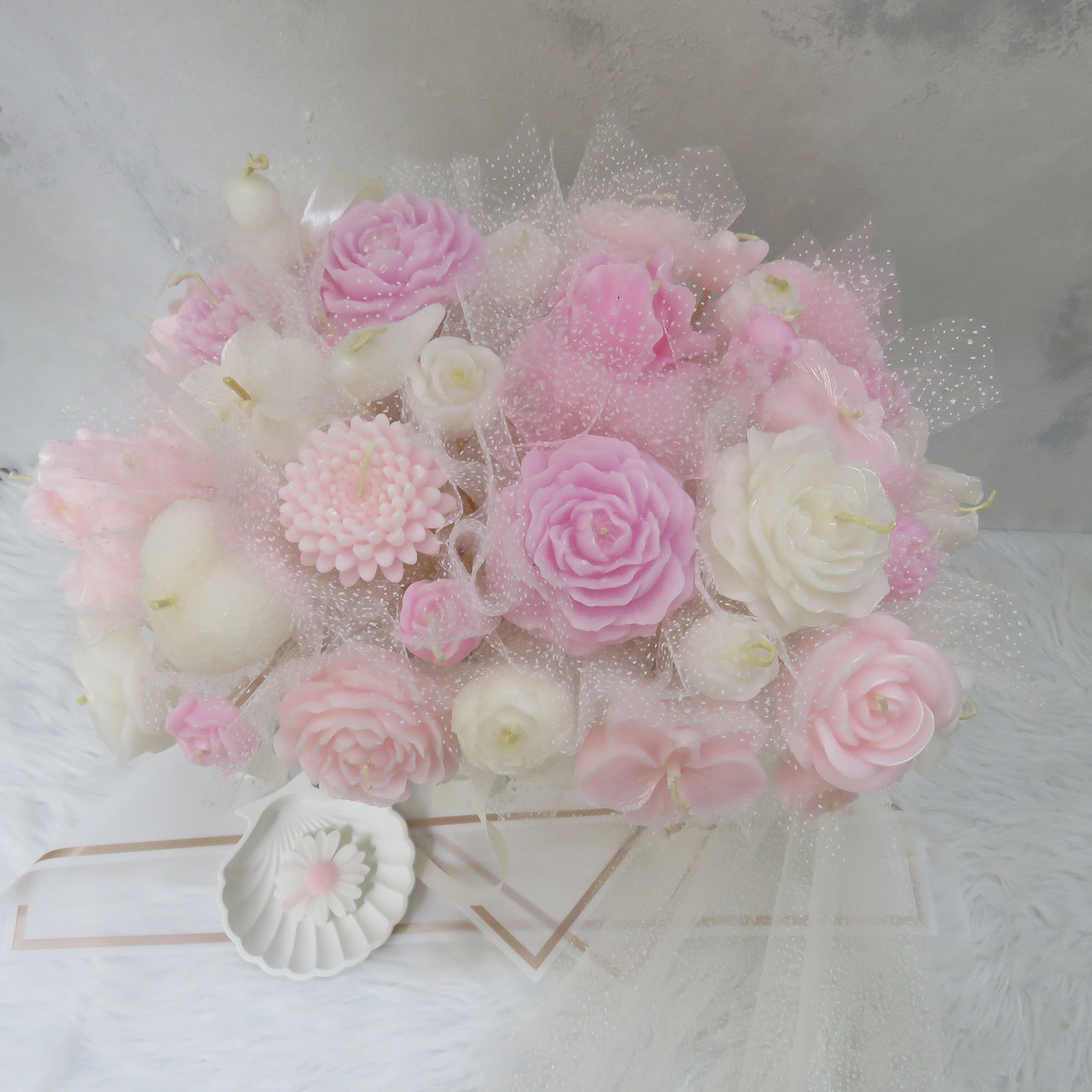 شمع دستساز مدل گل جاودان ملودی کد 1004