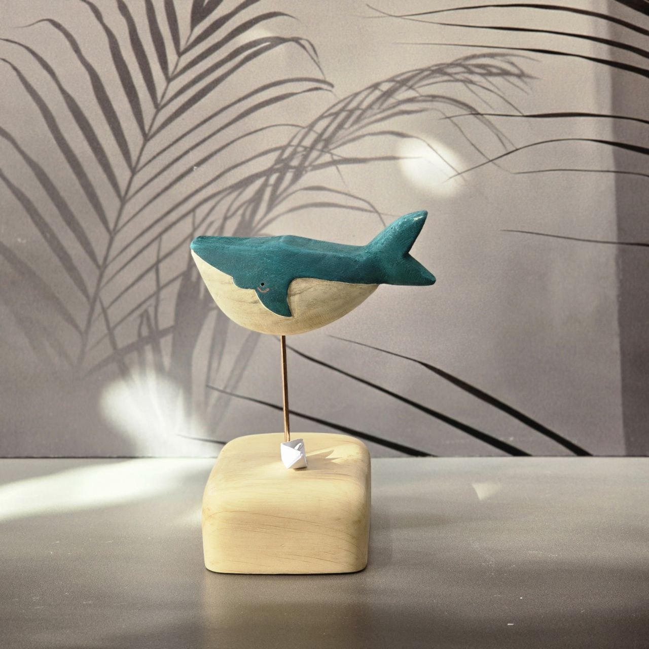 مجسمه چوبی مدل وال سبز با قایق