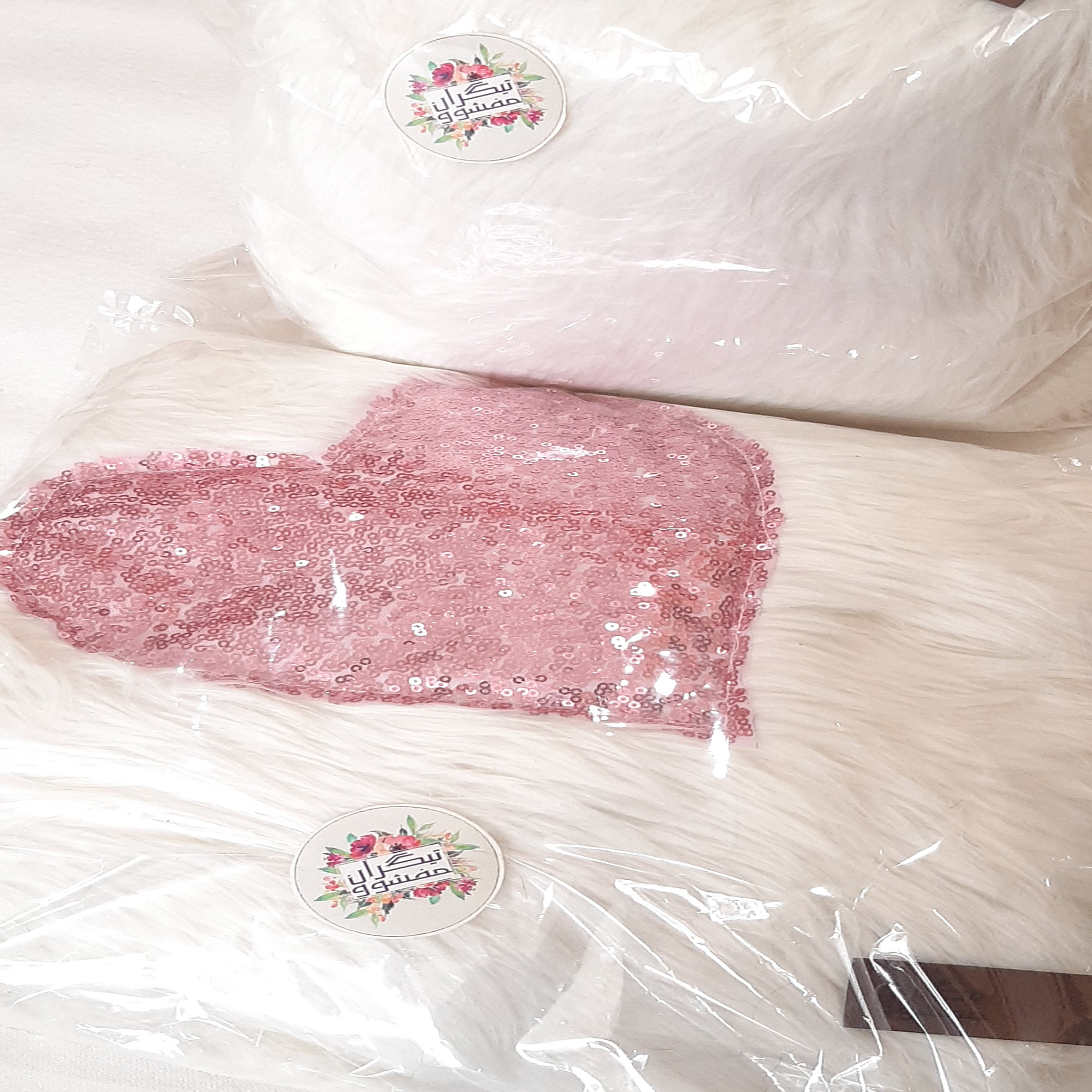 کوسن تیگران مفشوو مدل قلبی کد M3 مجموعه 3 عددی به همراه شال مبل