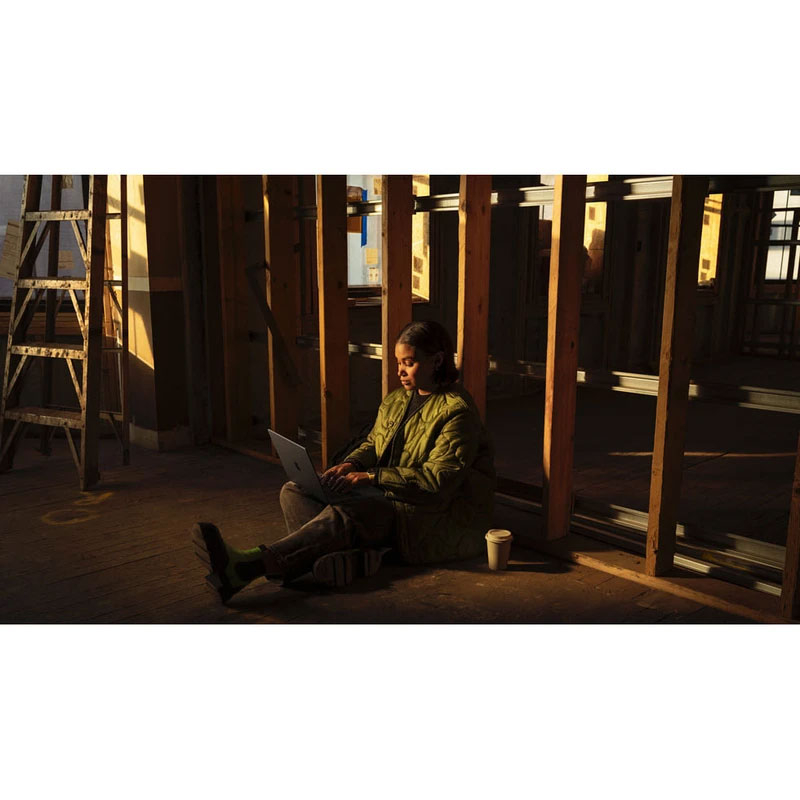 لپ تاپ 14.2 اینچی اپل مدل MacBook Pro MDE44 2025 LLA-M5-16GB RAM-512GB SSD