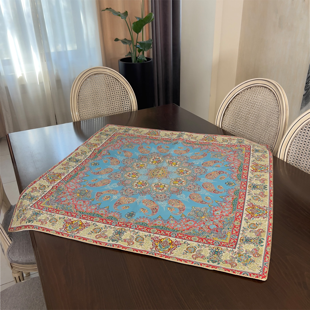 رومیزی مدل ترمه کهن سایز 100x100 سانتی‌متر