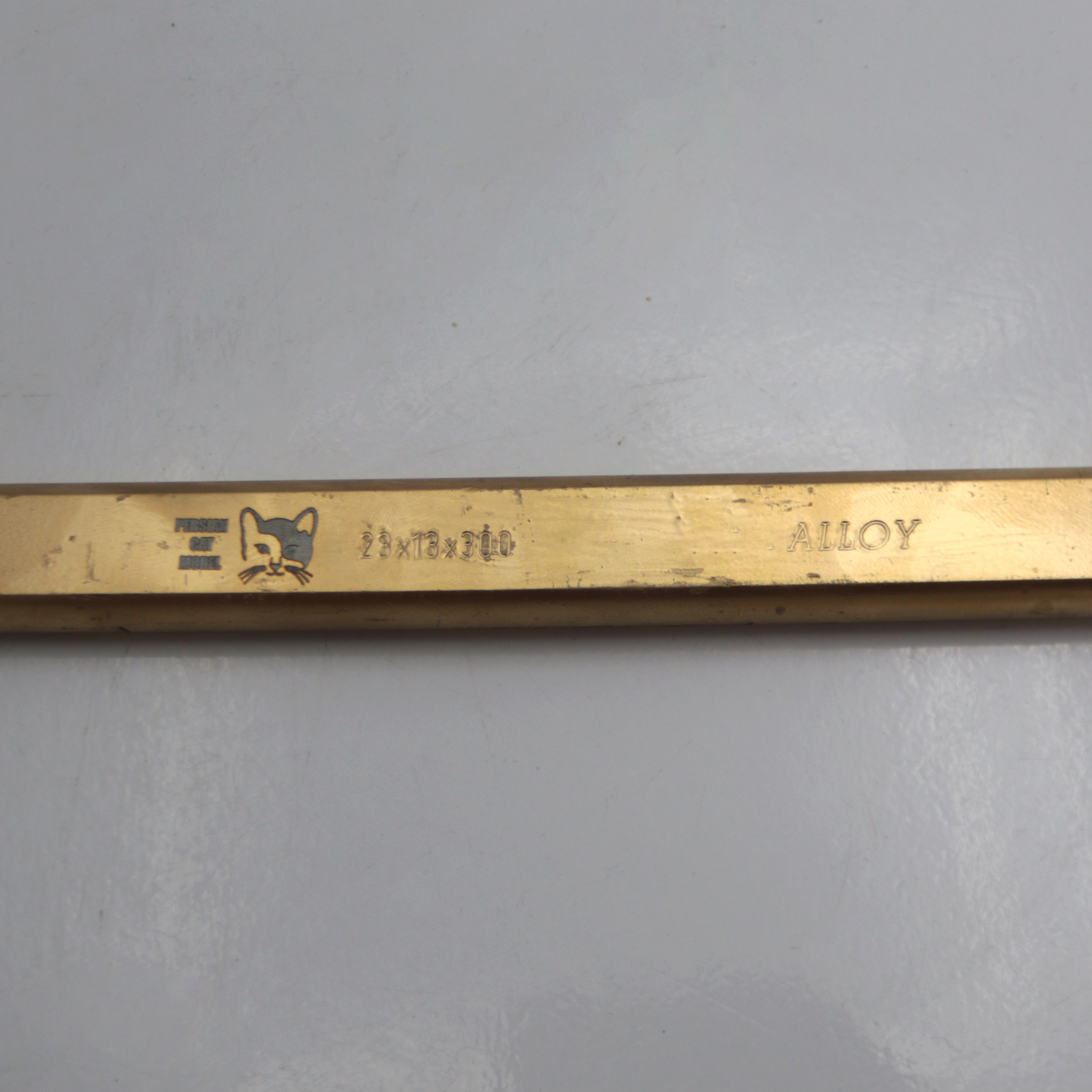قلم ساختمانی مدل پرشین کت کد YP-300x23x13MM سایز 30 سانتیمتر