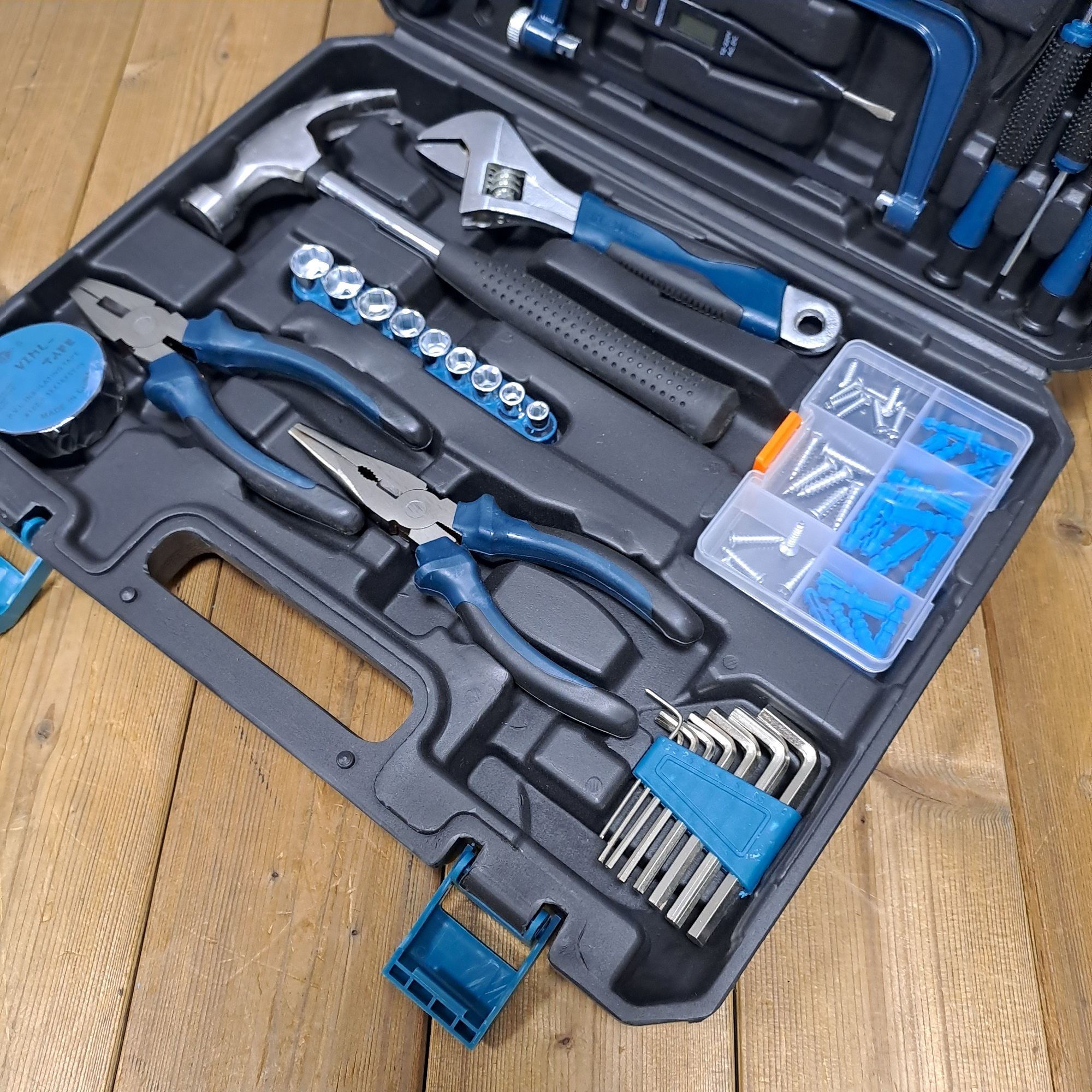 مجموعه 46 عددی ابزار دستی باس مدل  LIFE_STYLE